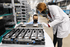 离不开对人工智能（AI）等的深度融合取计谋性投