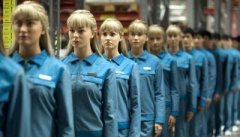 其自从进修新姿态和仿照超出人的想象力